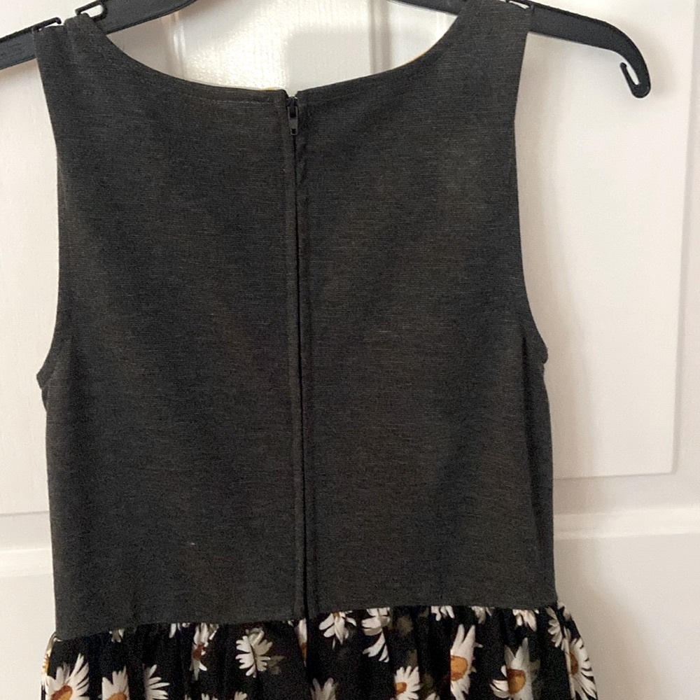 Xhilaration Dark Gray Floral Tank Dress – Yellow & White Flowers, Size M - Picture 8 of 13
